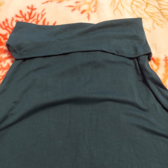 Emerald Green Skirt - Picture 6 of 8